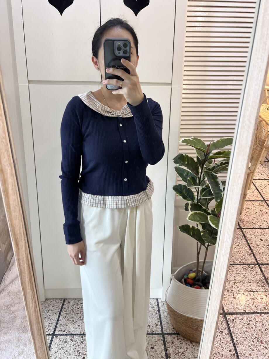 Contrast Collar Bow Knit Top
